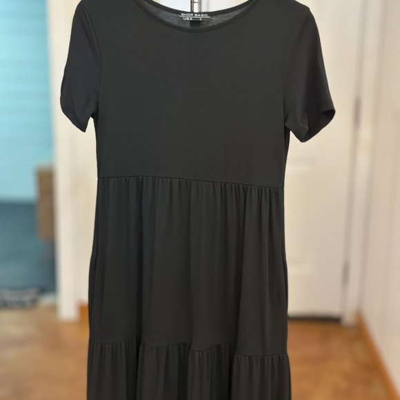 Round-neck Solid Maxi Dress - Picture 2 of 7